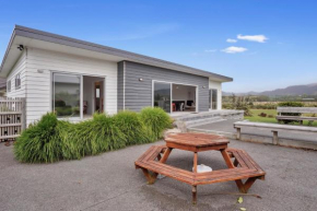 A Reel Retreat - Waihi Beach Holiday Home